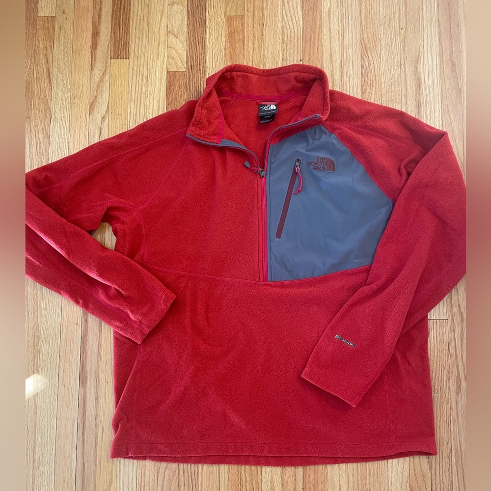 The North Face Mens XL Fleece
Jacket Never Stop Exploring 1/4 Zip